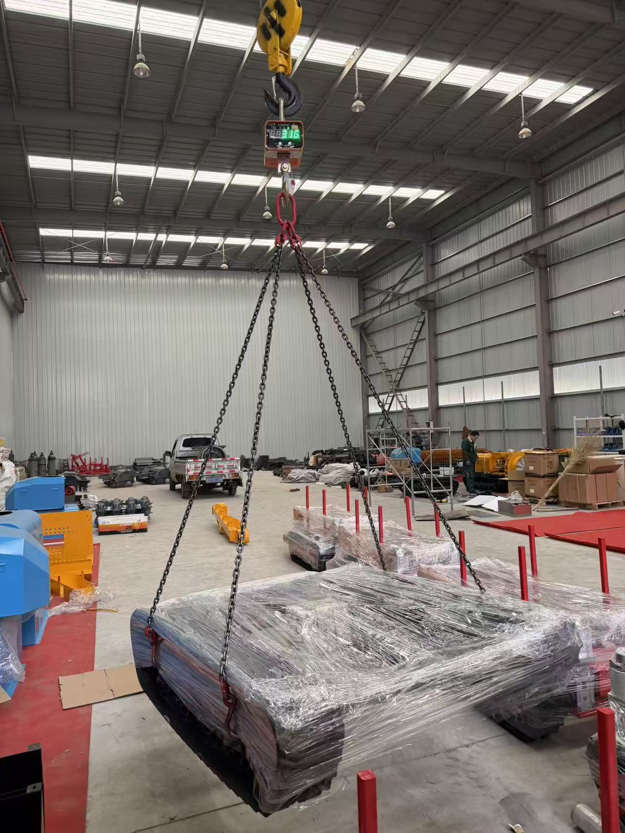 مركبة مجنزرة لاسلكية تعمل بالت - مراجعة Robot Chassis وسعره