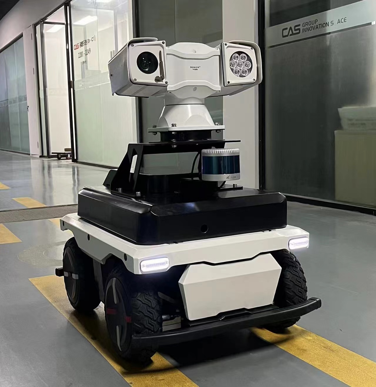 منصة روبوتية كهربائية رباعية ا - مراجعة Robot Chassis وسعره